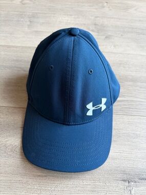 Under Armour Navy Golf hat - size M/L